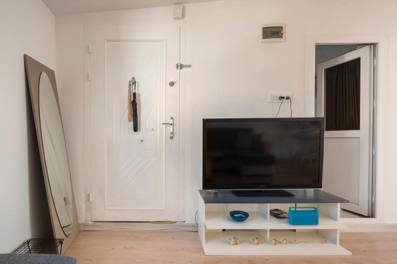 Central, Cozy, 15 Min Walk To The Beach, Fast Wi-Fi, Free Parking, 4Ppl Bodrum Exterior photo